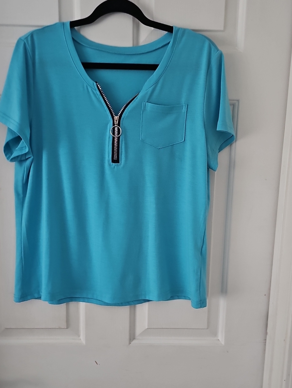 Women’s Turquoise Zip-Front Pocket Tee